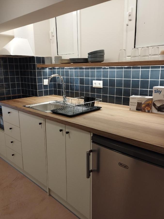 Dolphins Apartment Corinth Екстериор снимка