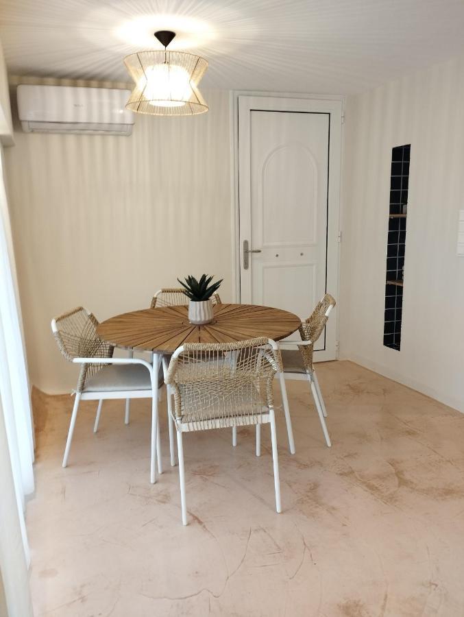Dolphins Apartment Corinth Екстериор снимка
