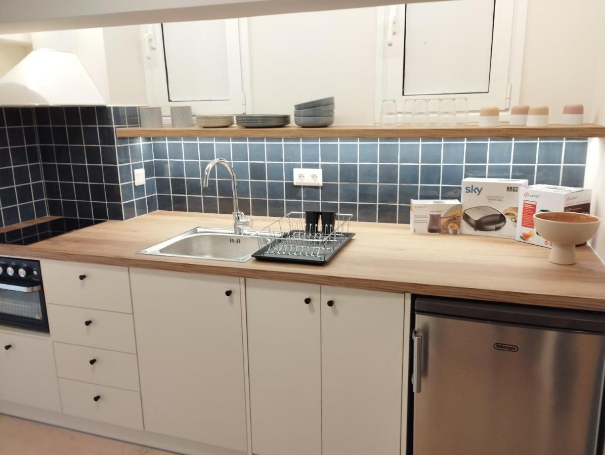 Dolphins Apartment Corinth Екстериор снимка
