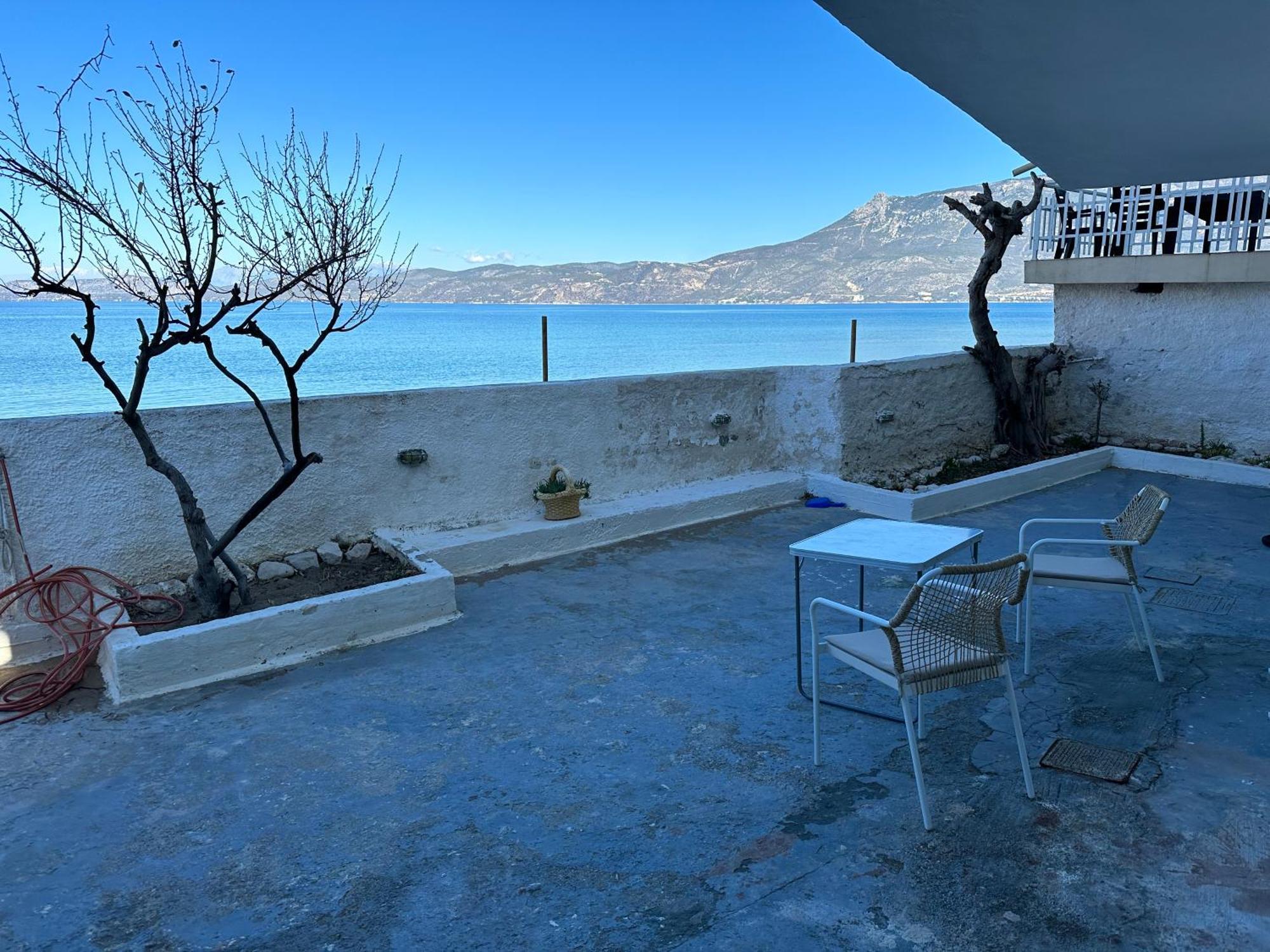 Dolphins Apartment Corinth Екстериор снимка